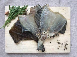 Продукт сырный ПАУТИНКА  Oktobersnack БЕЛАЯ (1 кг): Камбала камчатская вяленая без икры