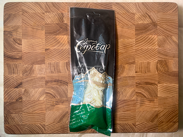 Сыр 100 гр ГОРНЫЙ СЫРОВАР (Косичка с укропом и чесноком) в Жуковском