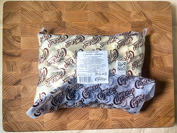 Сыр 1 кг ГОРНЫЙ СЫРОВАР (Бочонок с укропом и чесноком) в Жуковском