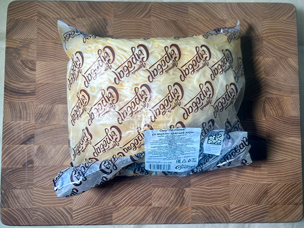 Сыр 1 кг ГОРНЫЙ СЫРОВАР (Паутинка со вкусом красной икры) в Жуковском