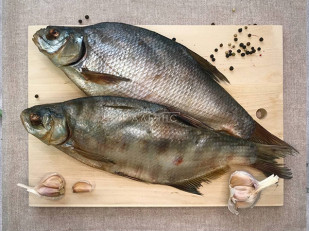 Продукт сырный ПАУТИНКА  Oktobersnack БЕЛАЯ (1 кг): Лещ цимлянский вяленый